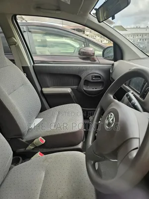Toyota Passo 2016 Silver