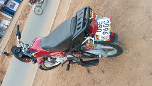Bajaj Boxer 125 2024 Red