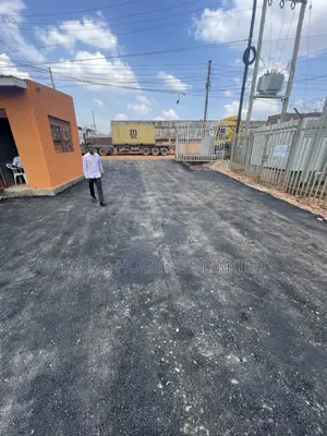 Asphalt / Tarmac Driveway And Compound