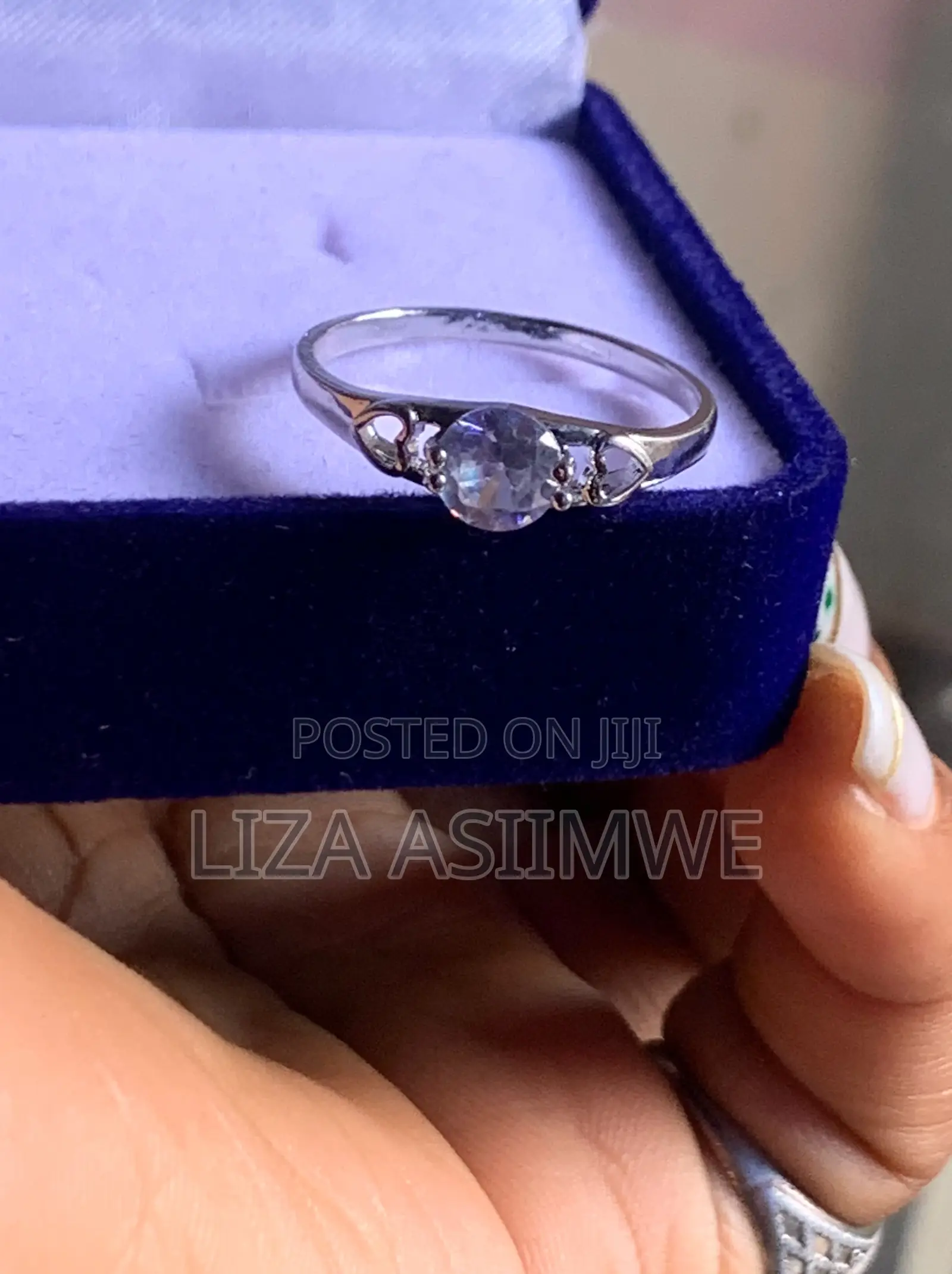 Timeless Sparkle Engagement Ring (18)(8)
