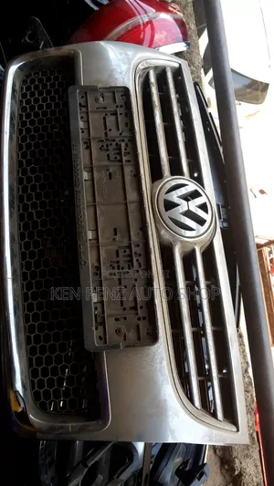 Volkswagen Toureg 2009 Front Bumper Grill