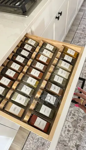 12pcs Spice Tins (120mls)
12 Stickers,A Pen, Funnel, Cleaner