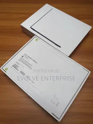 New Laptop Apple MacBook Air 16GB Apple M4 SSD 256GB