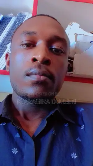 Graphics Designer (Lady