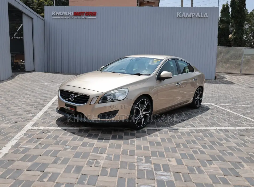 Volvo S60 2012 Gold