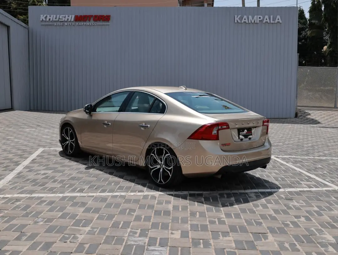 Volvo S60 2012 Gold