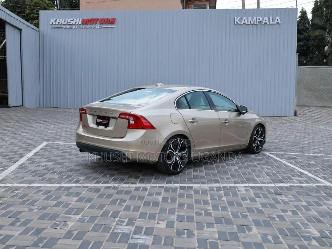 Volvo S60 2012 Gold