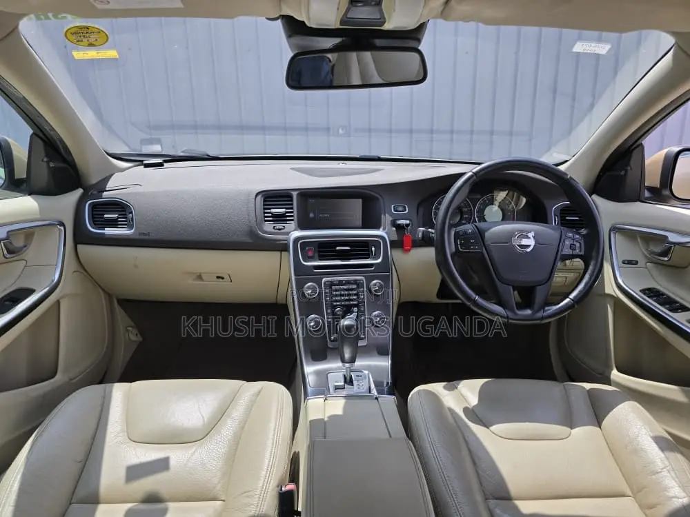Volvo S60 2012 Gold