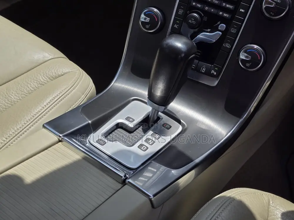 Volvo S60 2012 Gold