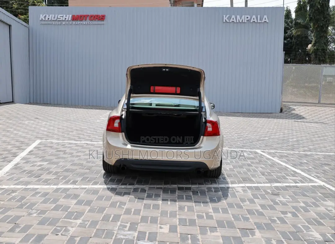 Volvo S60 2012 Gold