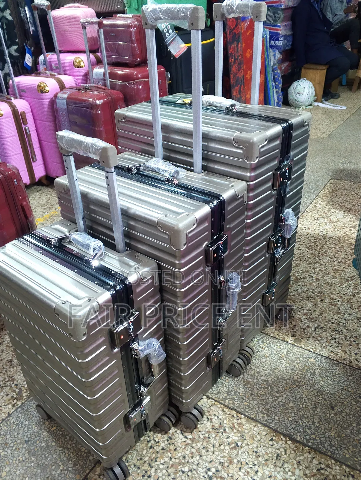 Noble Executive Plastic Aluminium Suitcases. Fullset.3pcs.( Silver)