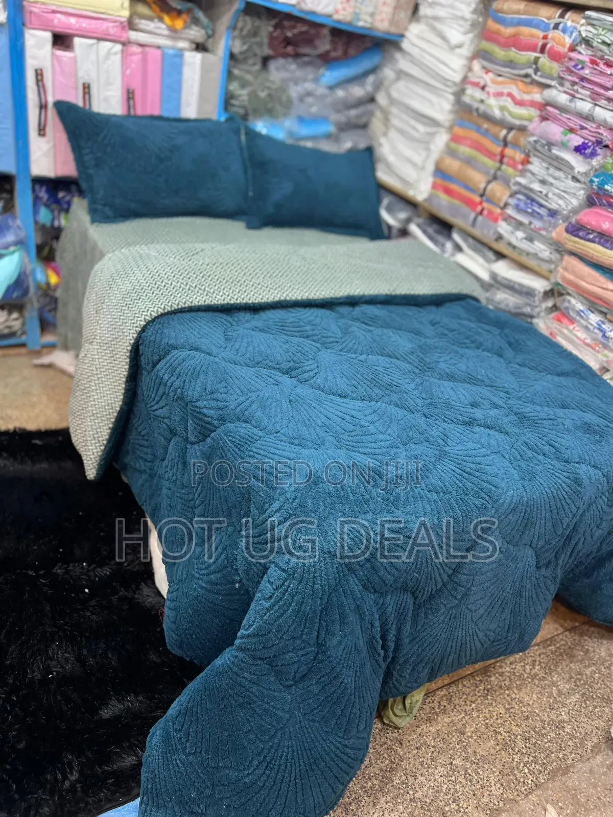 5*6 Luxurious Tufted Duvet With 1 Bedsheet & 2 Pillowcases