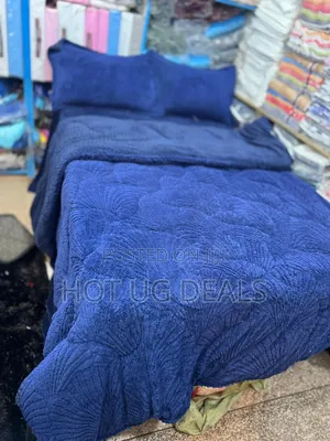 5*6 Luxurious Tufted Duvet With 1 Bedsheet & 2 Pillowcases