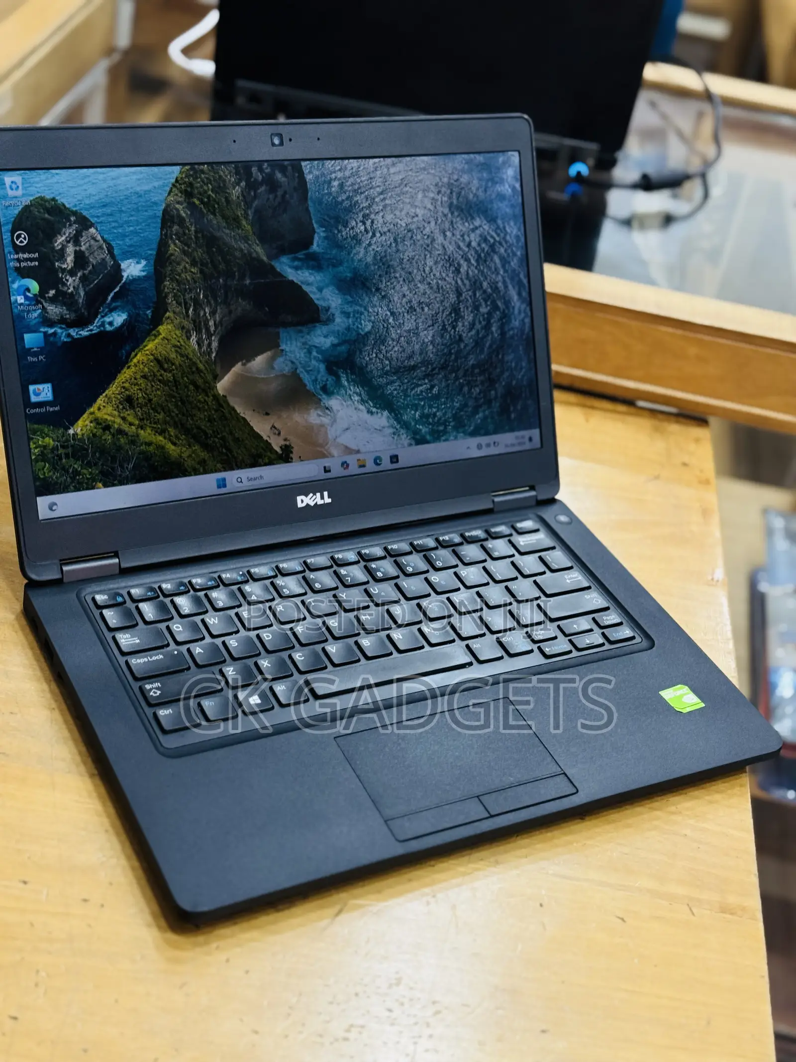 New Laptop Dell Latitude 5490 8GB Intel Core I7 SSD 256GB