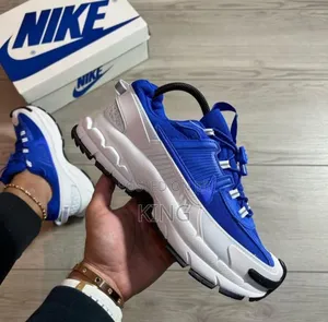 Nike Zoom Vomero Roam Sneakers/Retro
