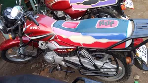TVS HLX 125 2022 Red