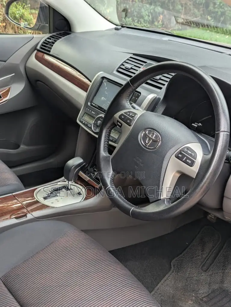 Toyota Premio 2016 Silver