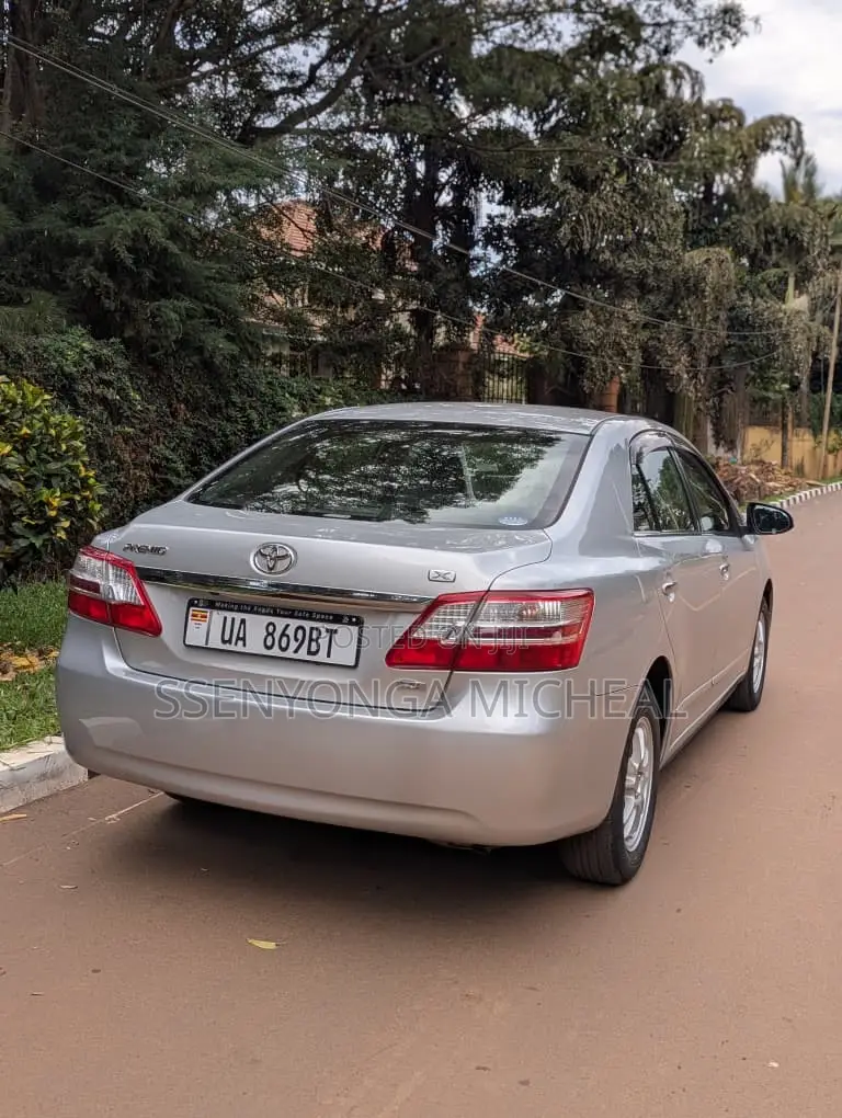 Toyota Premio 2016 Silver