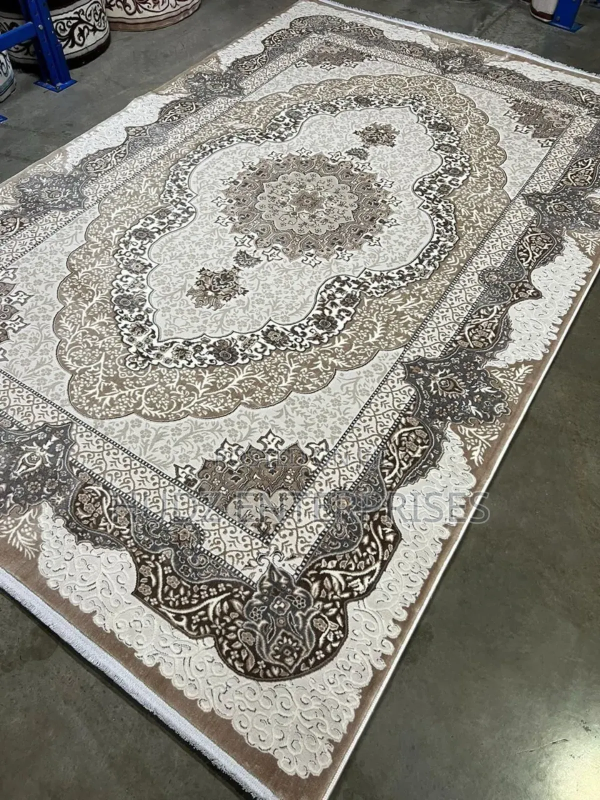 2x3 Palace Center Carpet