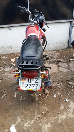 Bajaj Boxer 125 2023 Red