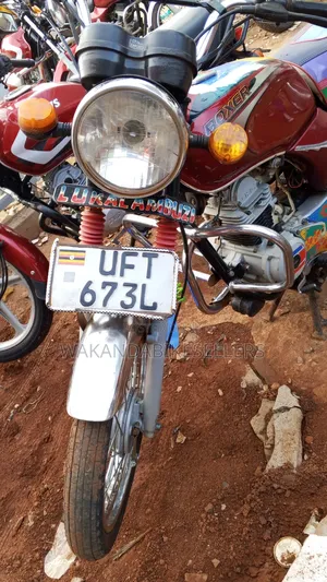 Bajaj Boxer 100 2022 Red