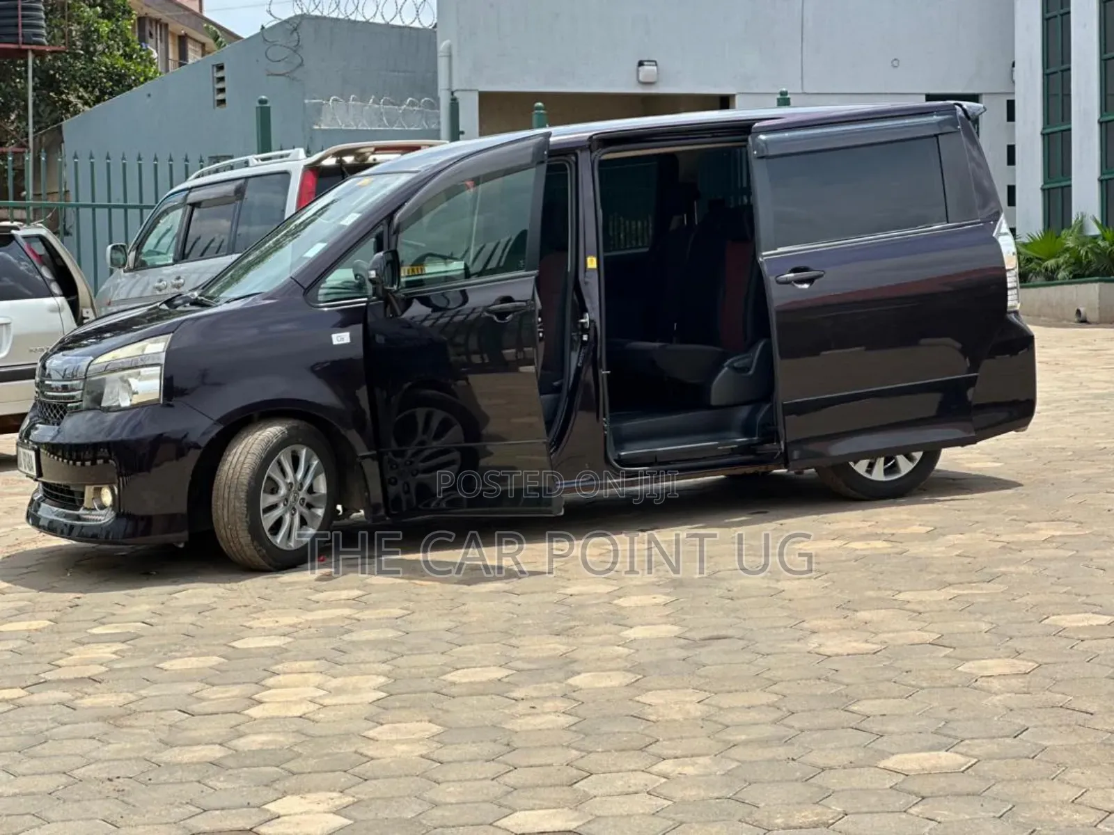 Toyota Voxy 2011 Burgundy