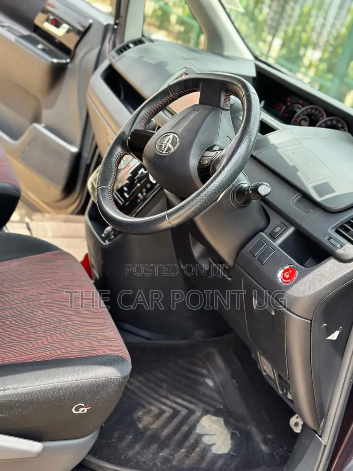 Toyota Voxy 2011 Burgundy