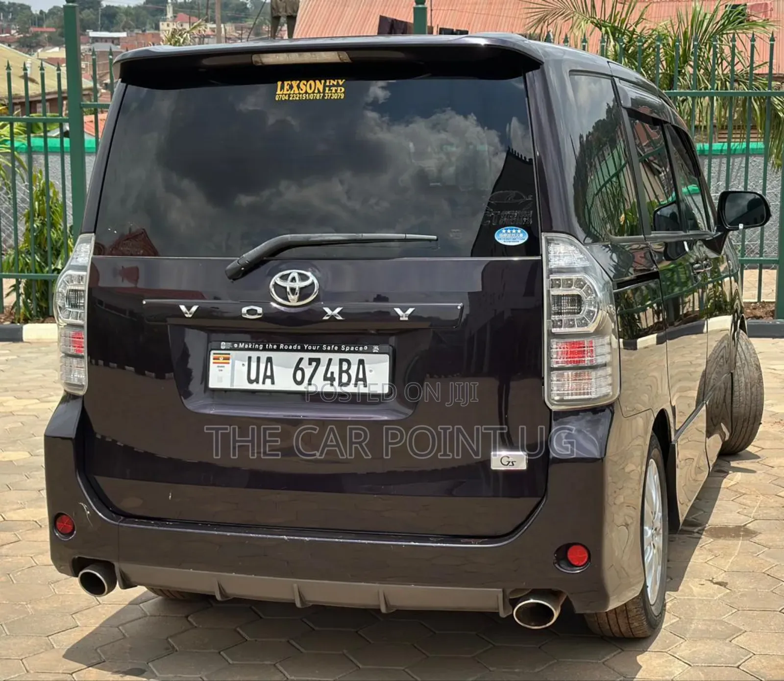 Toyota Voxy 2011 Burgundy