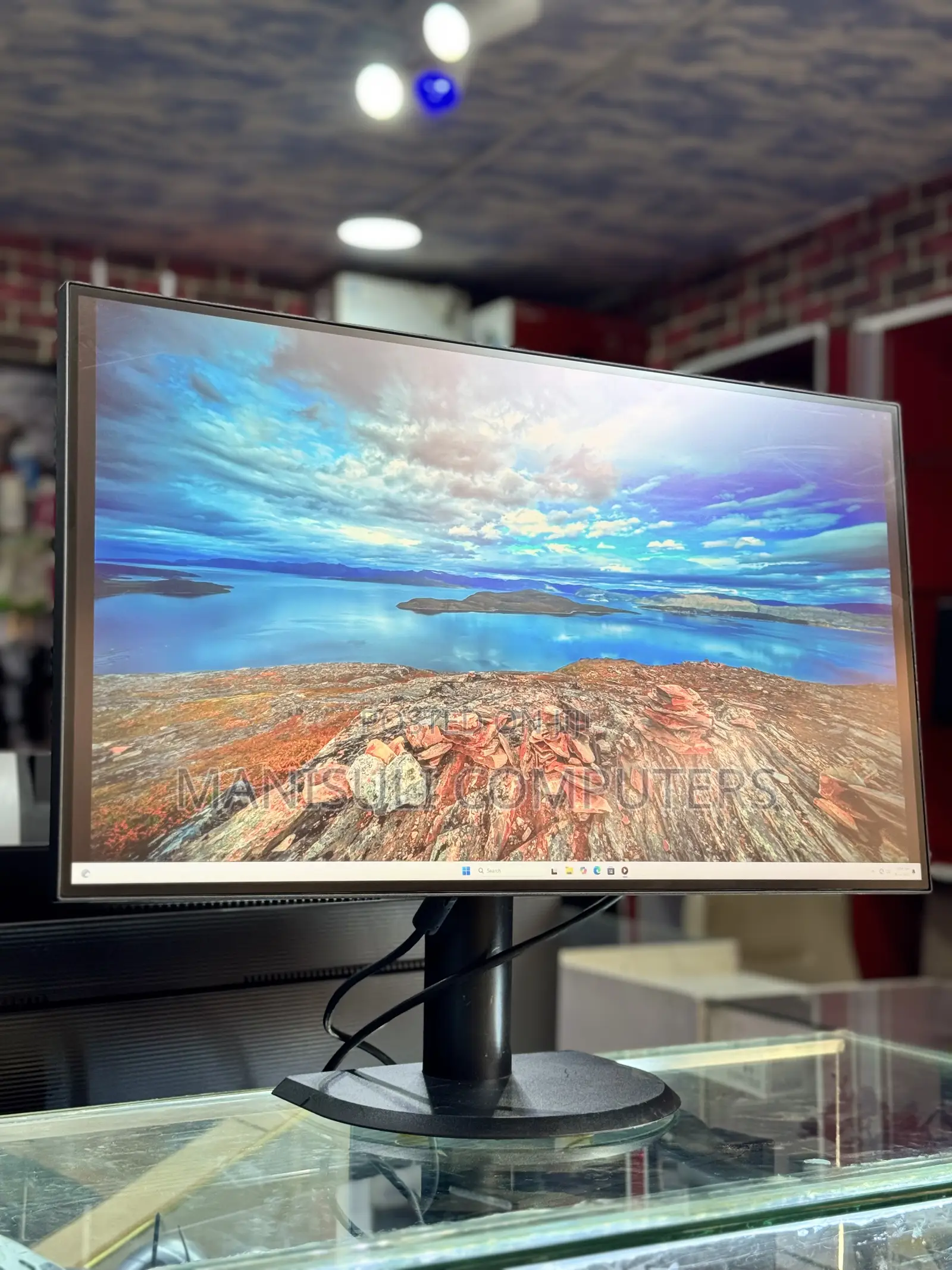 Lenovo Monitor 27 Inch Screen Ips Full Screen Type C Hdmi Dp 