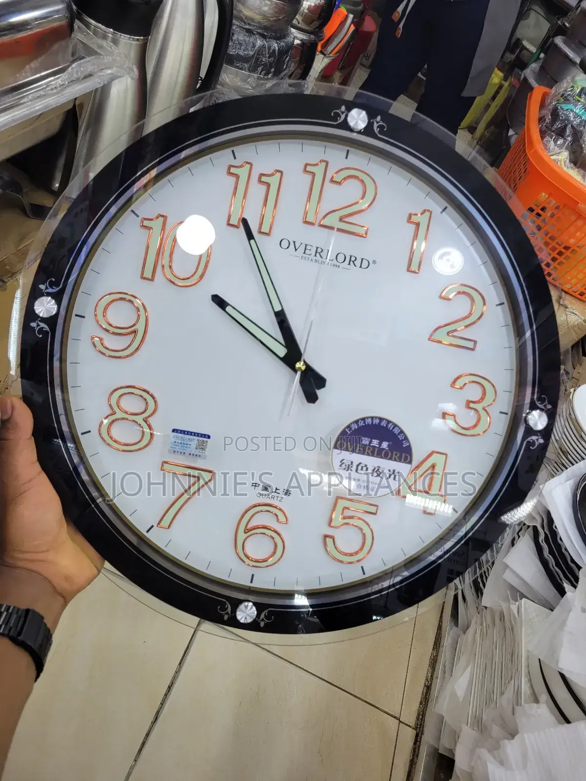 World Clock Watch With Top Glass Lights