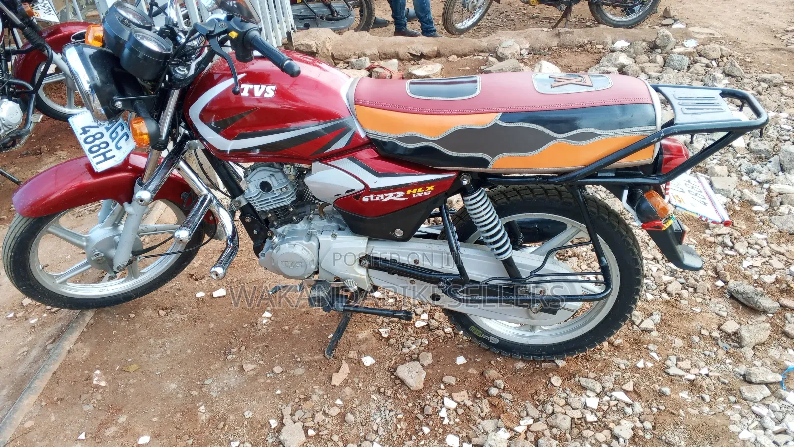 TVS HLX 125 2024 Red