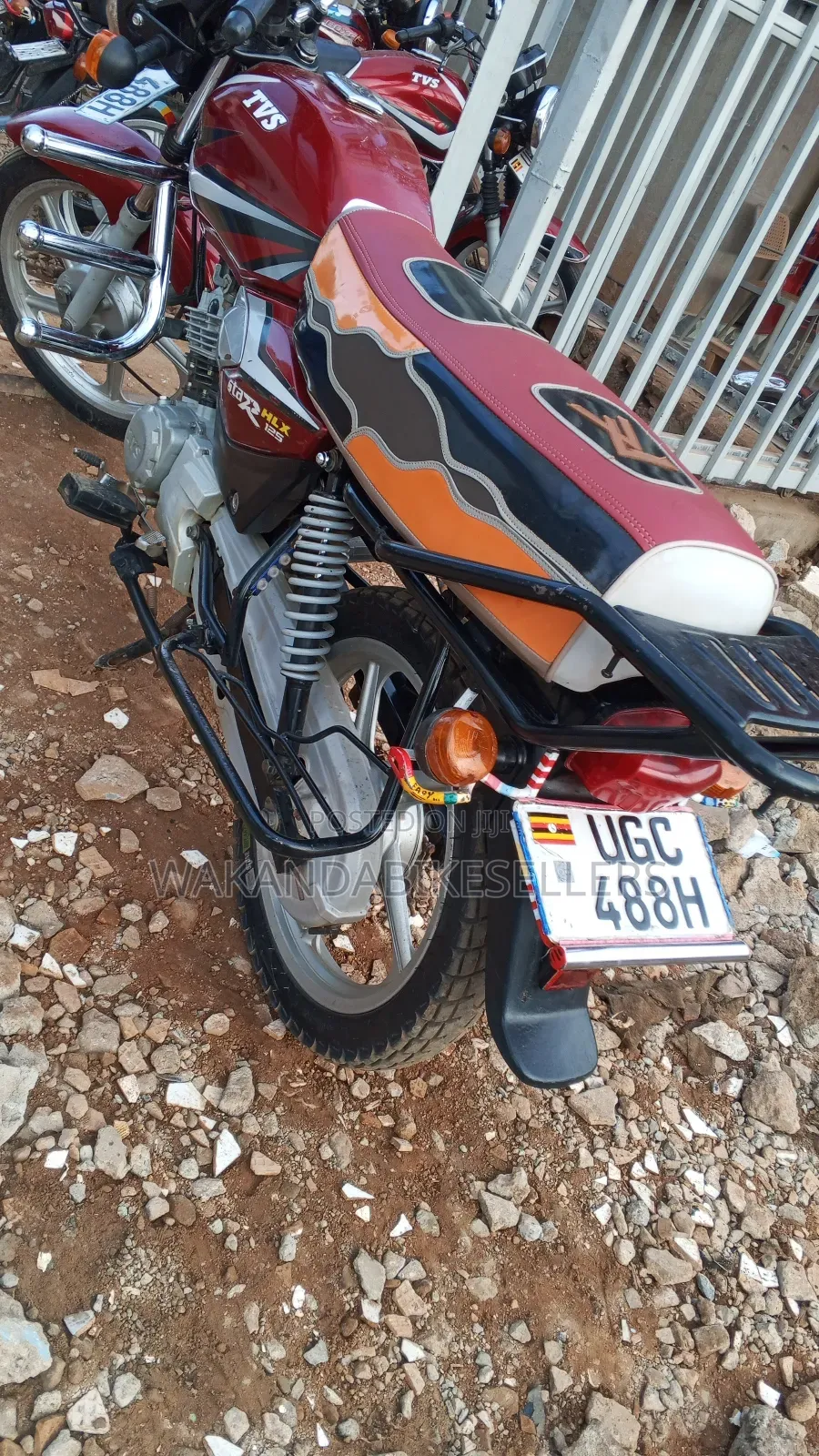 TVS HLX 125 2024 Red