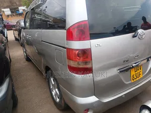 Toyota Noah 2006 Silver