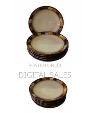 6 Pieces of Checked Food Serving Dinner Plates, Cream