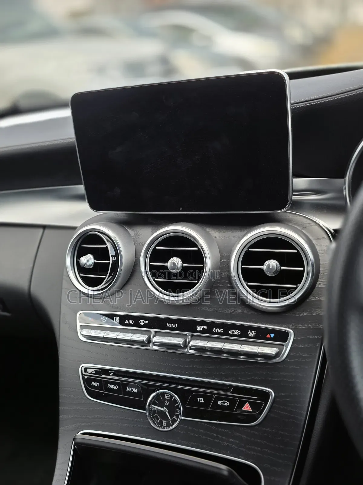 Mercedes-Benz C200 2017 Pearl