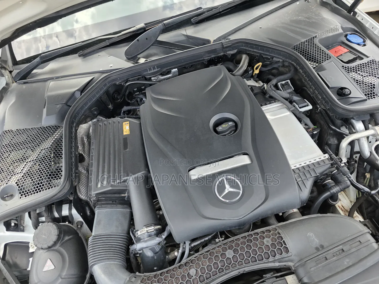 Mercedes-Benz C200 2017 Pearl