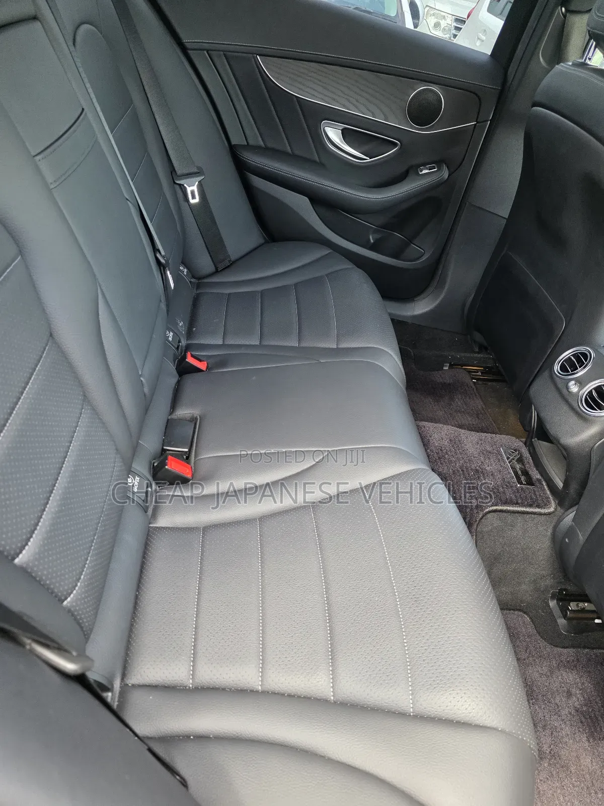 Mercedes-Benz C200 2017 Pearl