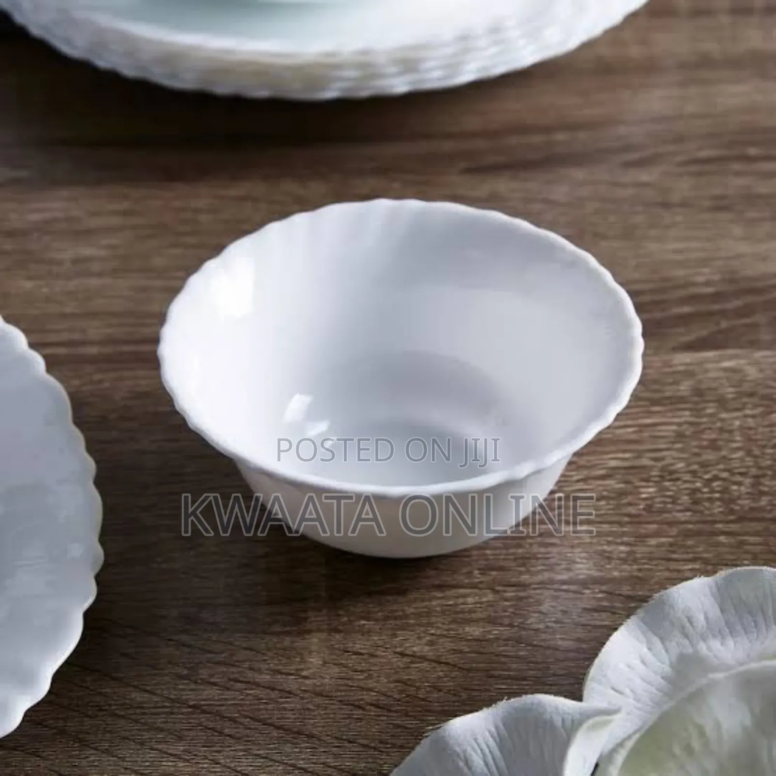 26pc Arcopal Dinner Set,Saucer, Plates,Side Plates Platter and Bowls