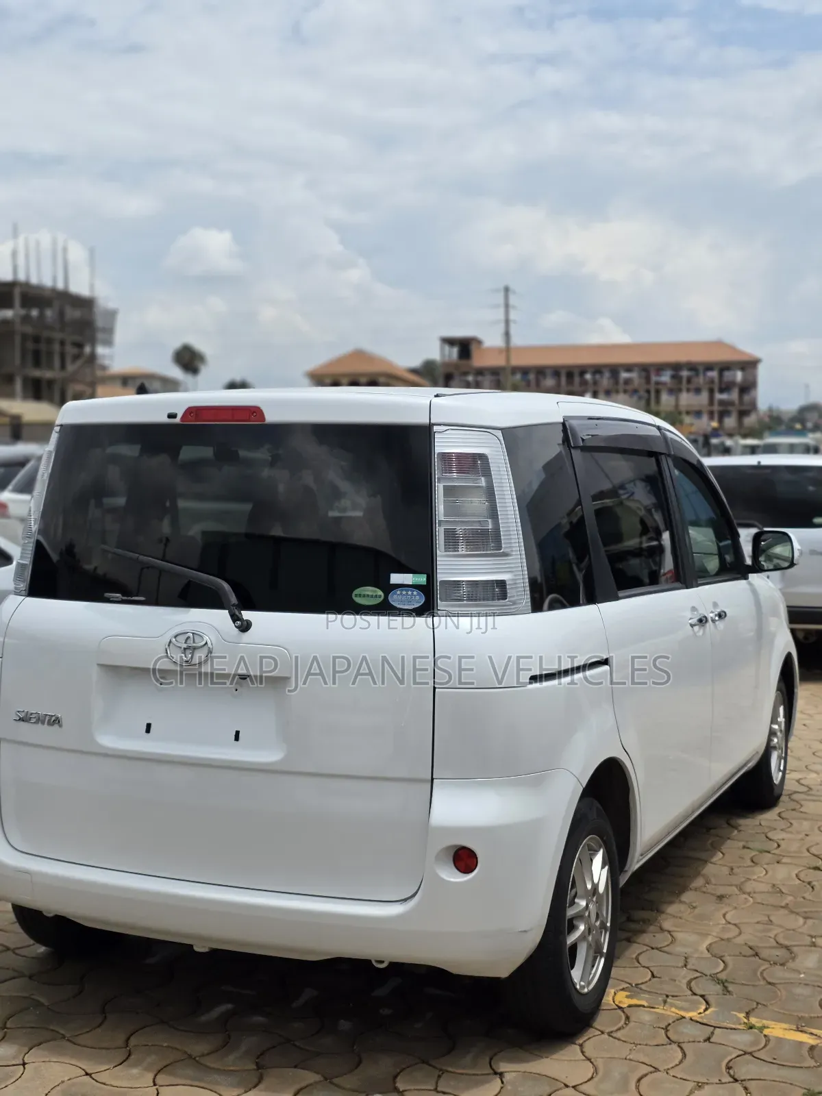 Toyota Sienta 2012 White