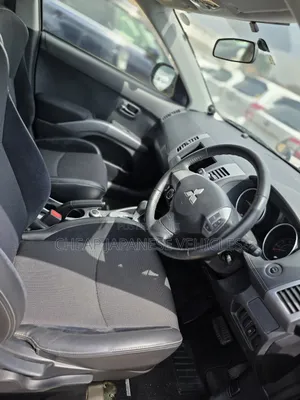 Mitsubishi Outlander 2012 Black