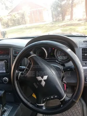 Mitsubishi Pajero 2010 Black