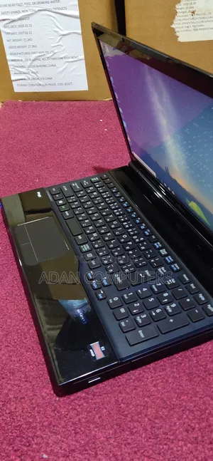 Laptop Fujitsu Lifebook AH502 8GB AMD HDD 750GB