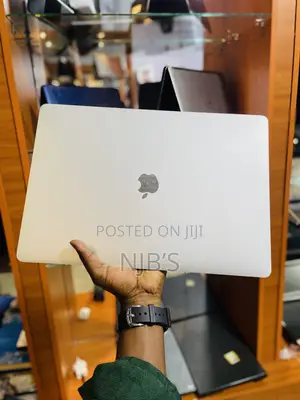 Laptop Apple MacBook Pro 2017 16GB Intel Core I7 SSD 512GB