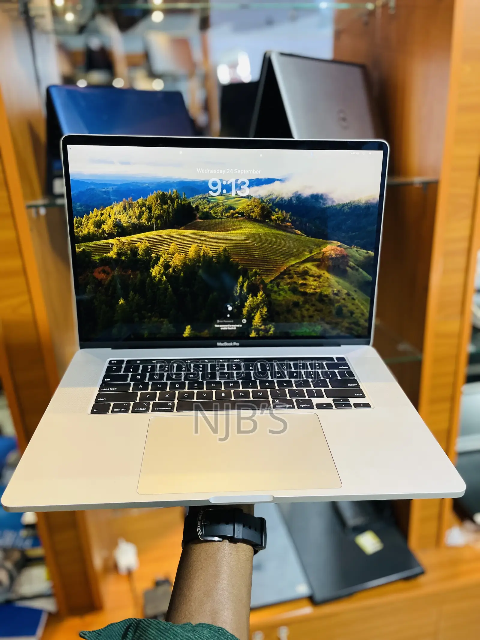 Laptop Apple MacBook Pro 2017 16GB Intel Core I7 SSD 512GB