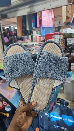 Warm Fluffy Lightweight Bedroom Indoor Sandals (38 -41) Size)