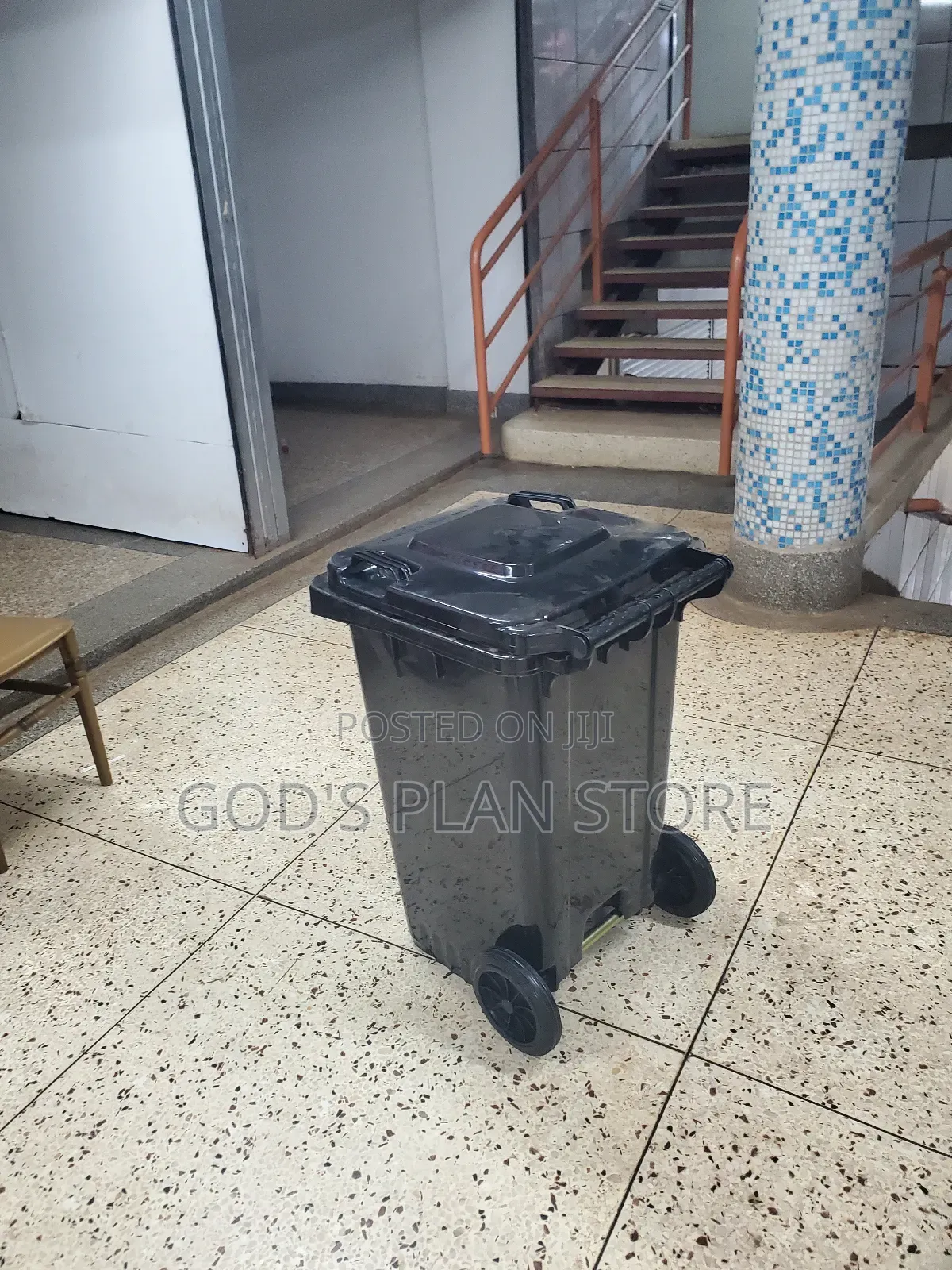 Outdoor 100litres Plastic Dust Bins Black