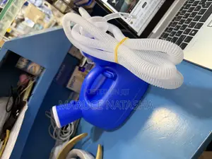 Portable Plastic Men Urinal With A Hose
