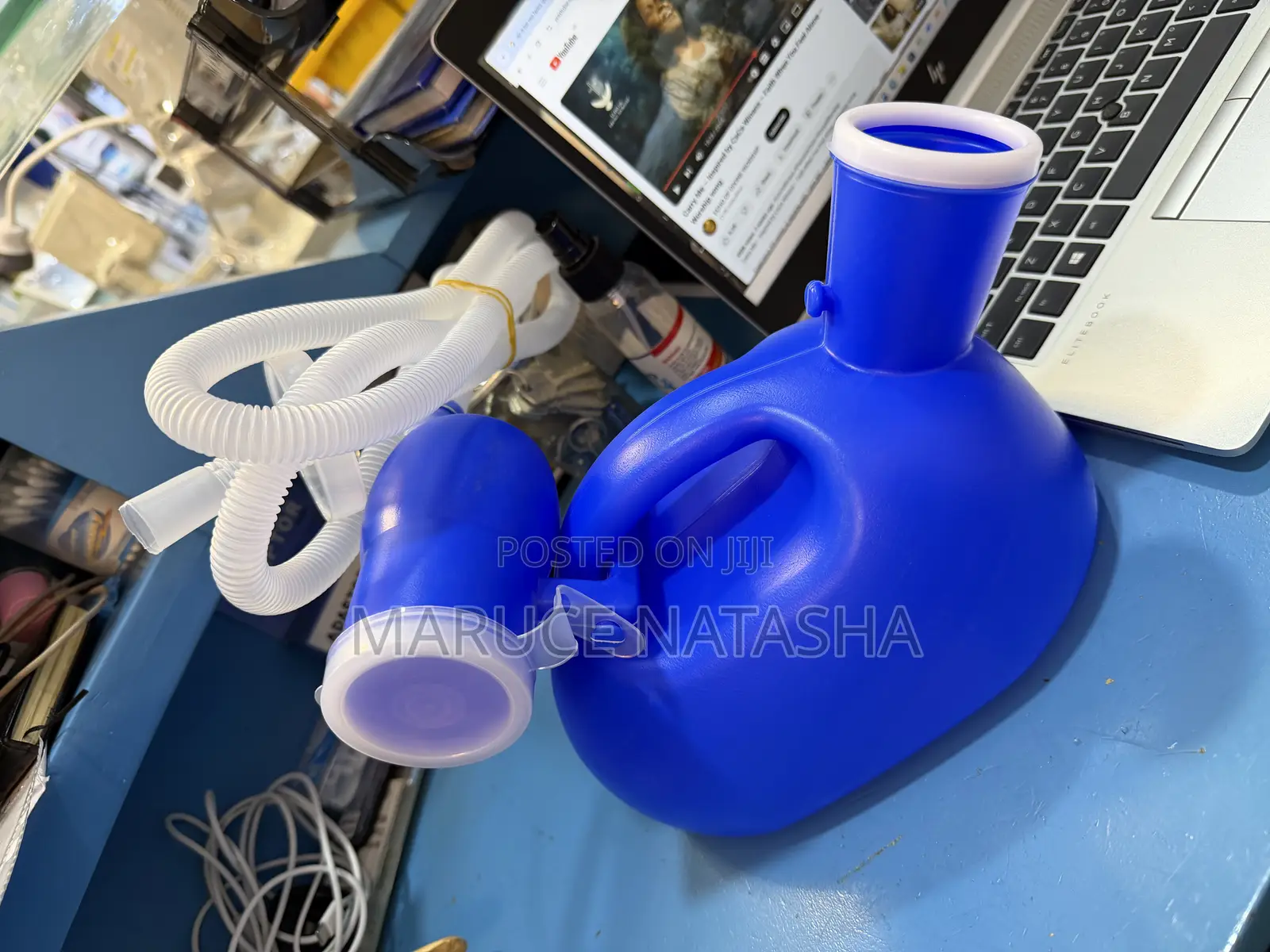 Portable Plastic Men Urinal With A Hose