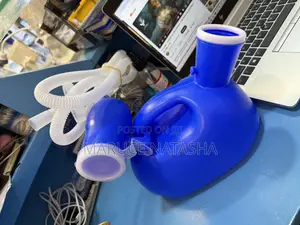 Portable Plastic Men Urinal With A Hose