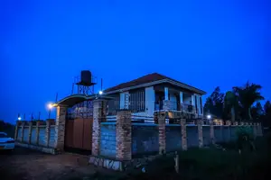 Furnished 4bdrm Villa in Kira for rent